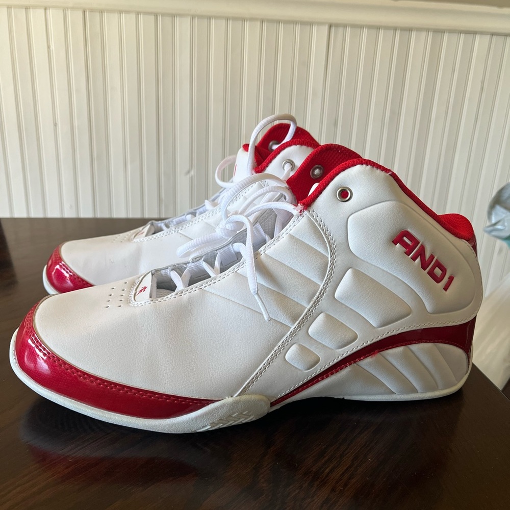 Like new And1 Rocket 3.0 mens basketball shoe. Size 10